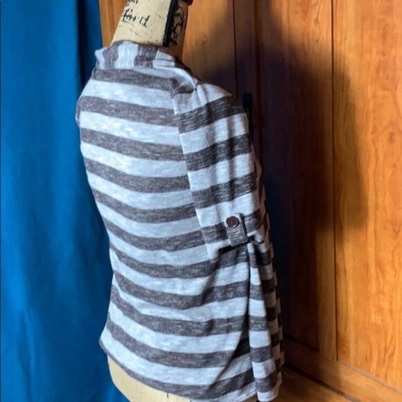 BCX Layered Top  XS USA White Build in Shirt with Gray 2 Tone Cover Shirt - Picture 4 of 9